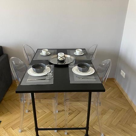 Apartament Emilian Appartement Warschau Buitenkant foto